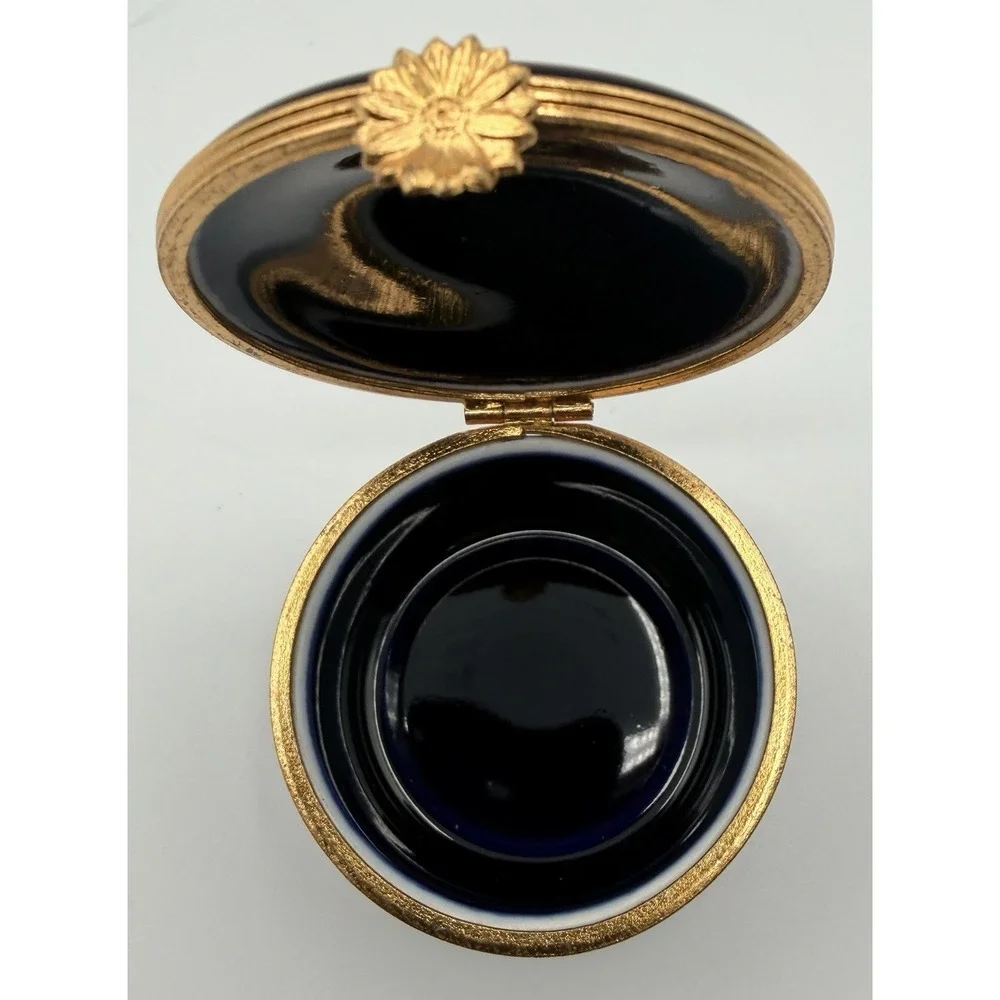 Limoges France Castel Classical Couple Small Trinket Box 22K Gold  And Cobalt